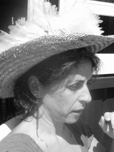 heureusement que le ridicule ne tue pas!