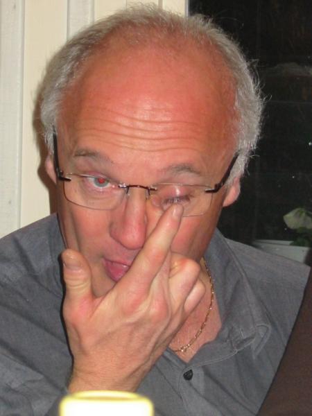 une poussi�re dans l'oeil?