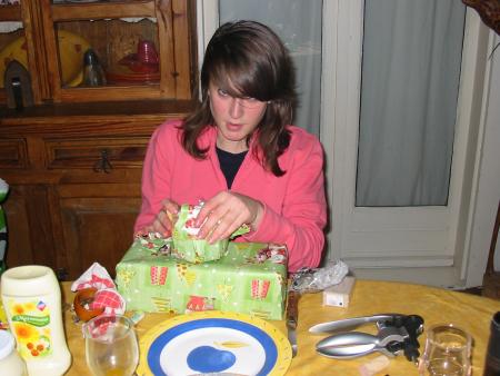 regard mortel cach� par une frange.......